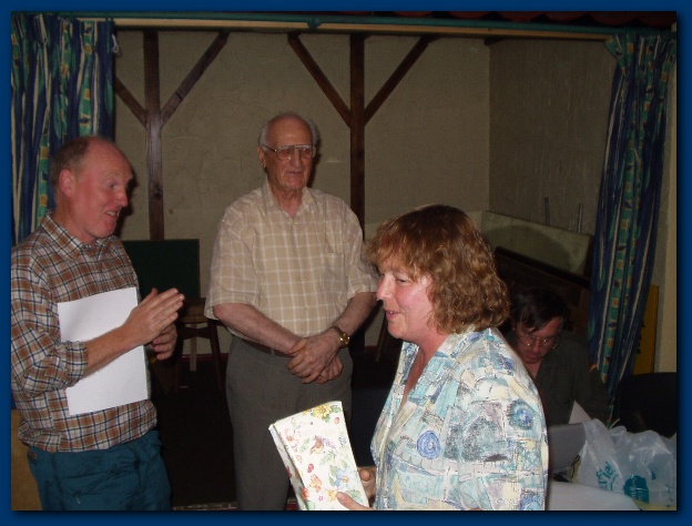 600x449 pixels (114K)